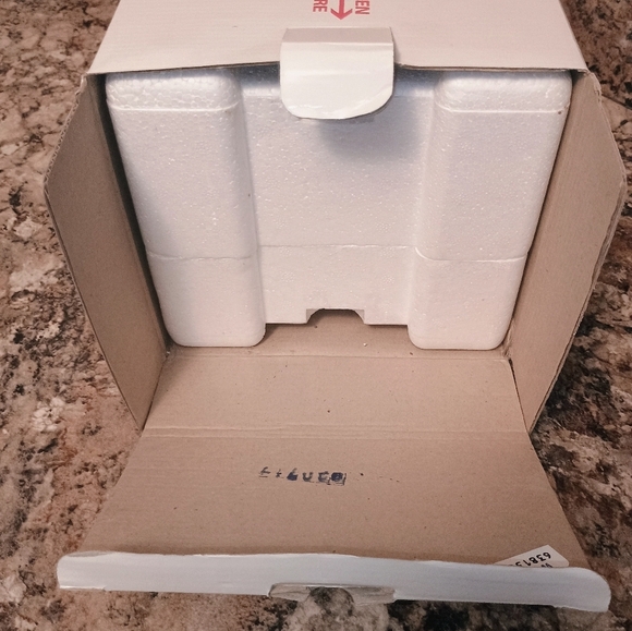 Coca-Cola diecast metal vehicle replica of a 1931 Coke - Picture 3 of 10